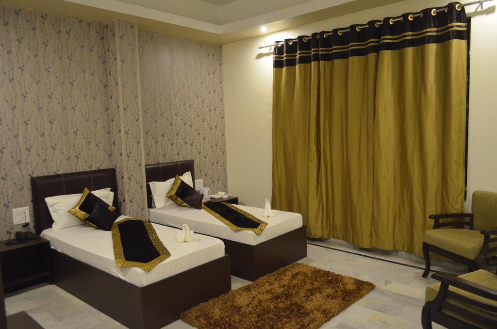 Hotel Red Orchid Meerut Zimmer foto